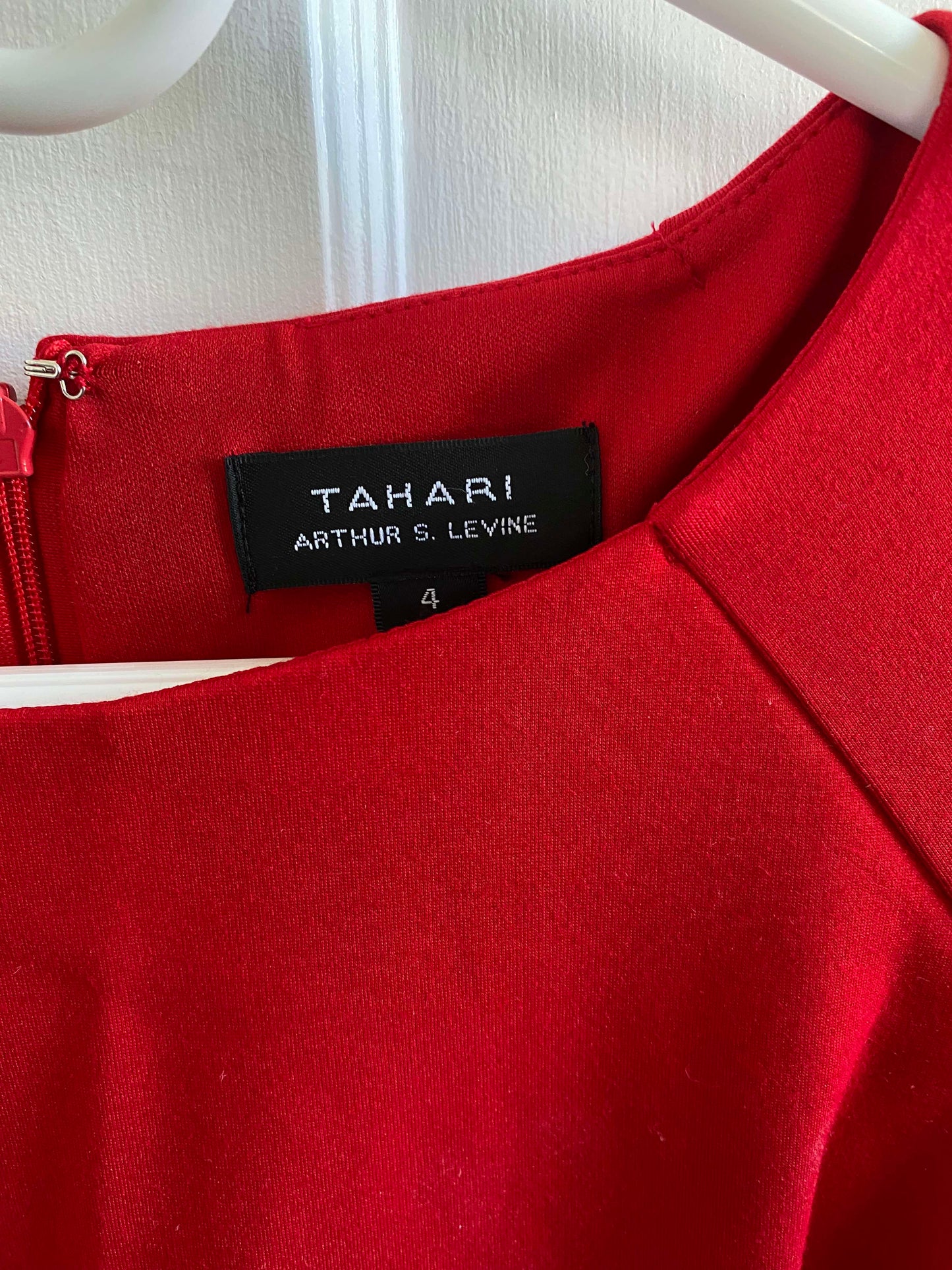 #95B NWT Tahari Red Dress, Women's size 4 (fits like a Medium)