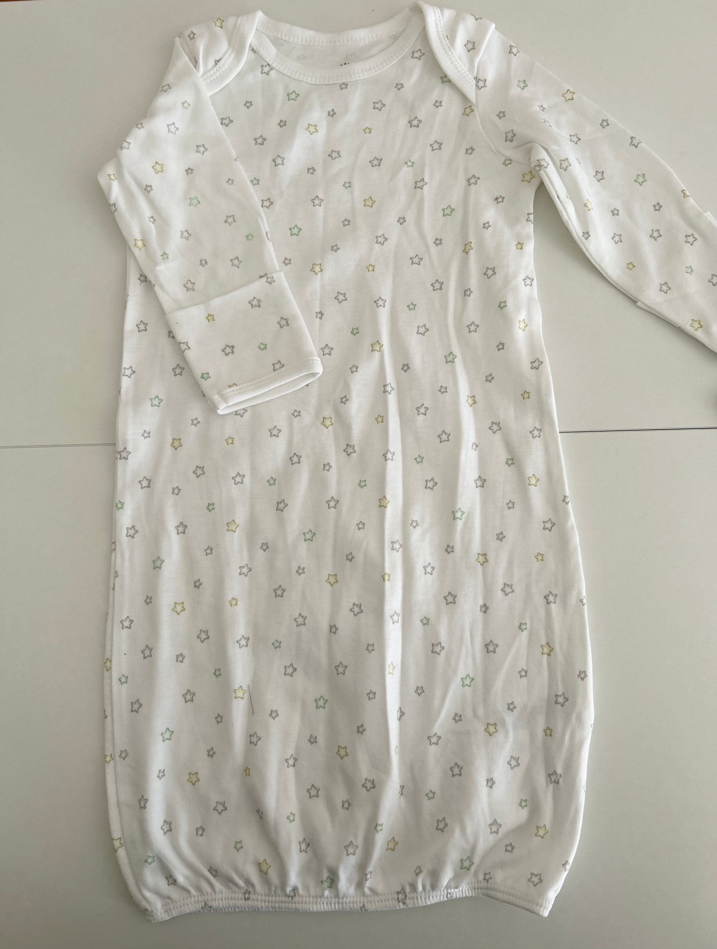 Little Me | Sleeper Gown Bundle | Gender Neutral | White | 0-3 monthsLittle Me | Sleeper Gown Bundle | Gender Neutral | White | 0-3 months