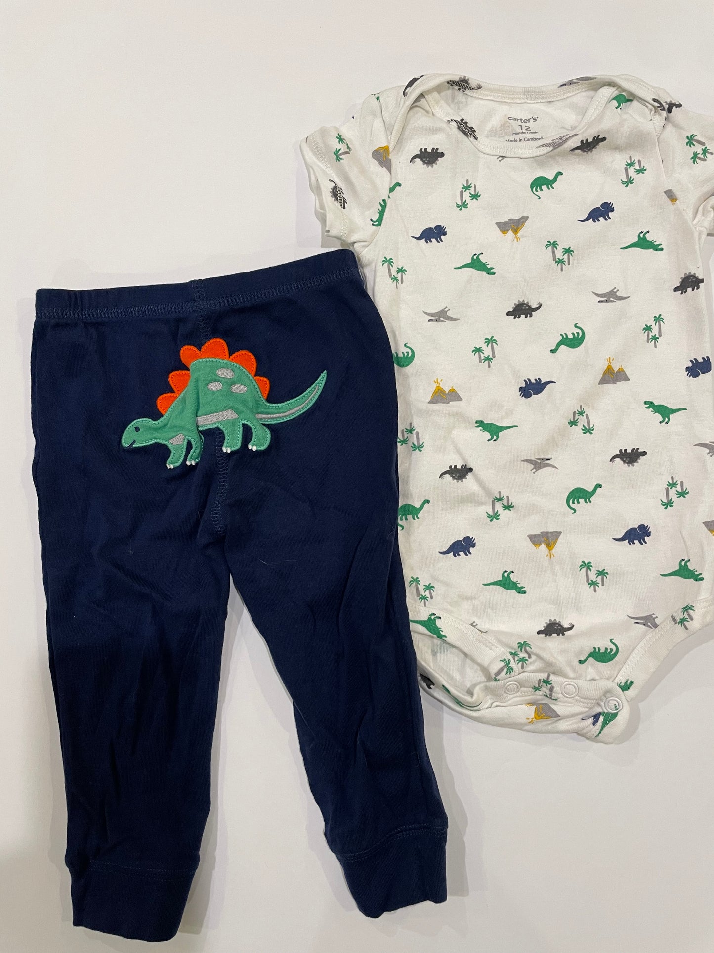 Carters 12 mo boys outfit, dino