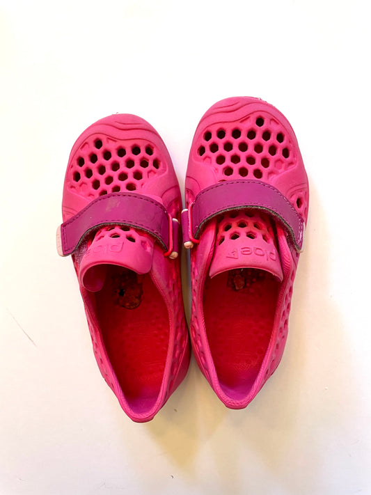 Plae pink girls shoes, size 9