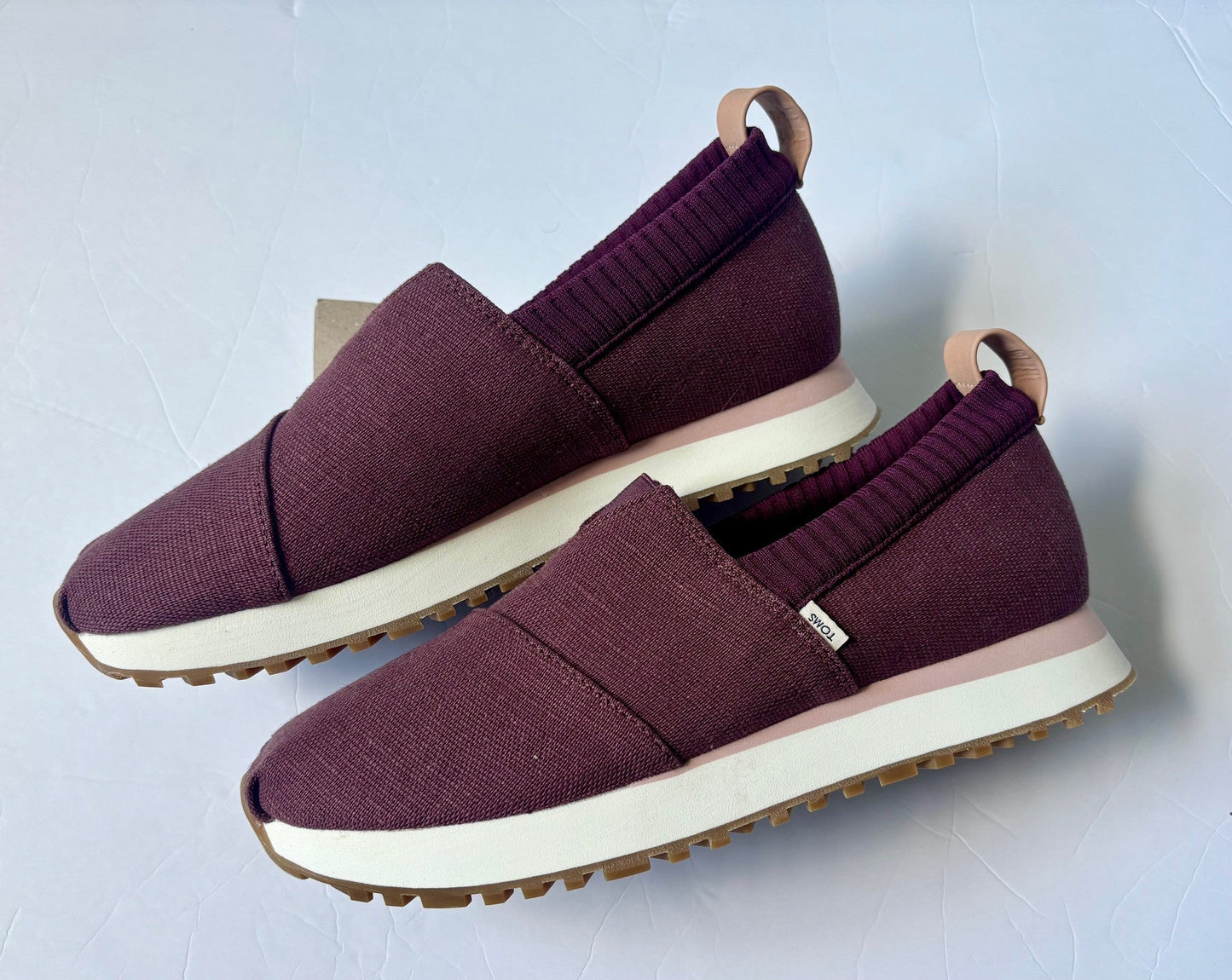 #43 Tom's Resident Slip Ons Women's 9.5 NWT
