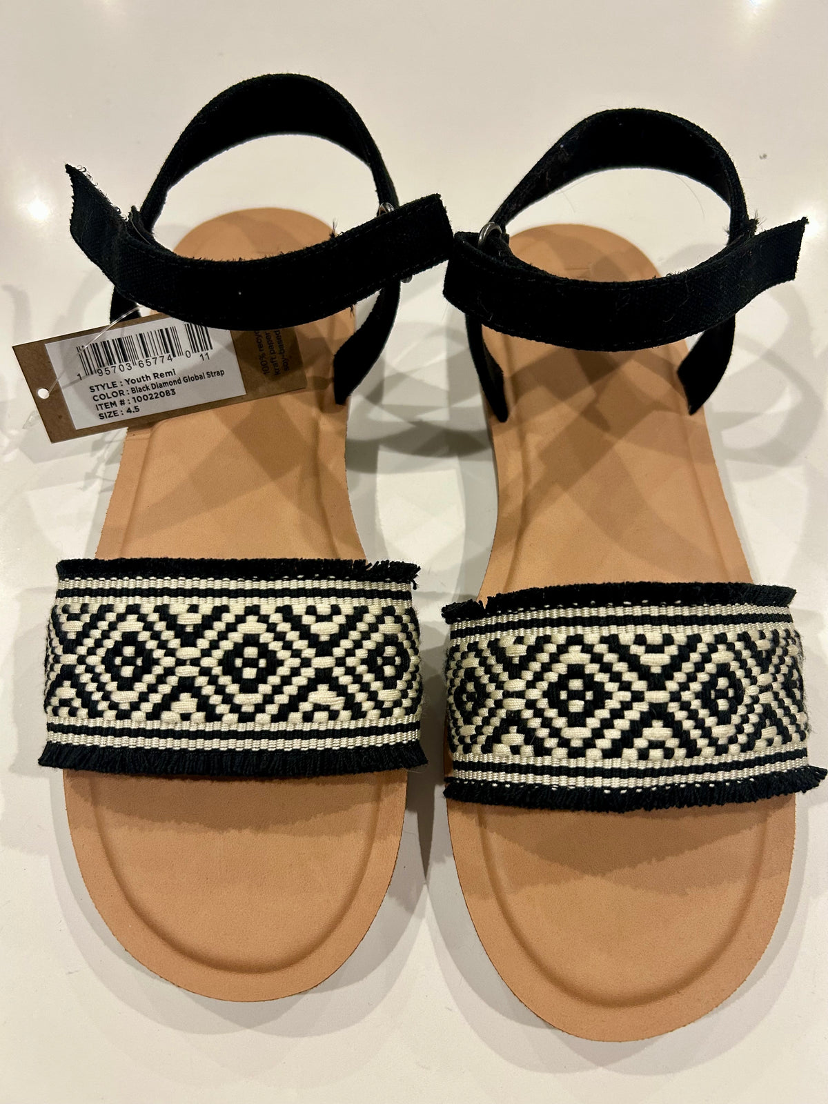 #32 New Girl's Sz 4.5 Youth Toms Sandals