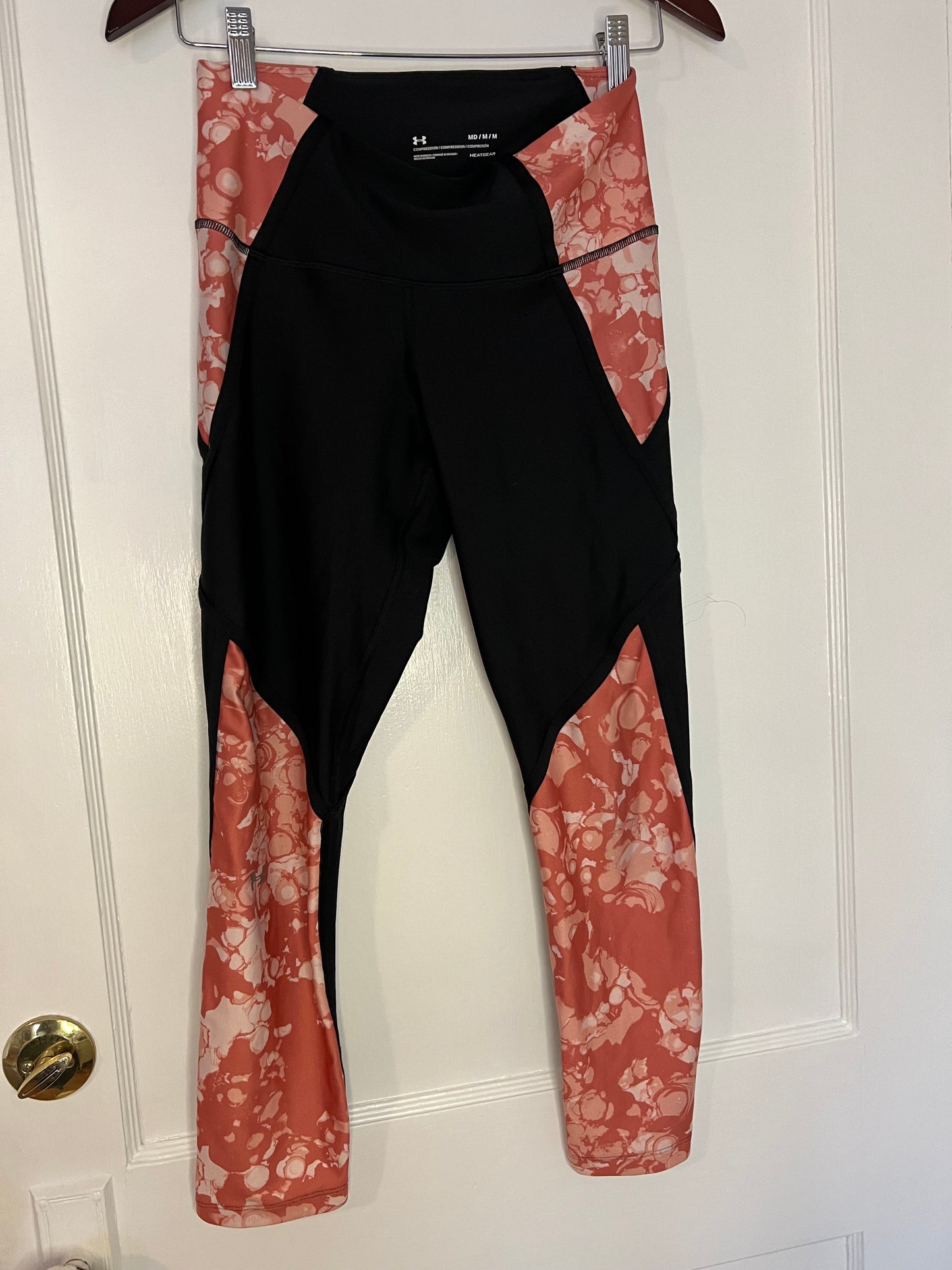 Under Armour Black and Pink Patterned Leggings Size Medium EUC PPU 45208 or Spring Sale