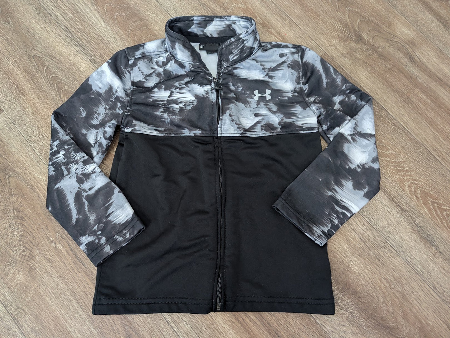 #144 - Boys Under Armour Lightweight Jacket Size 4T