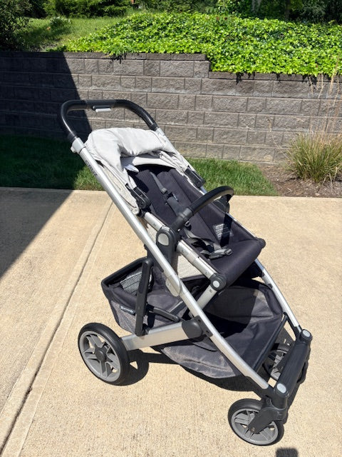 #104 Uppababy Cruz  V2 Stroller