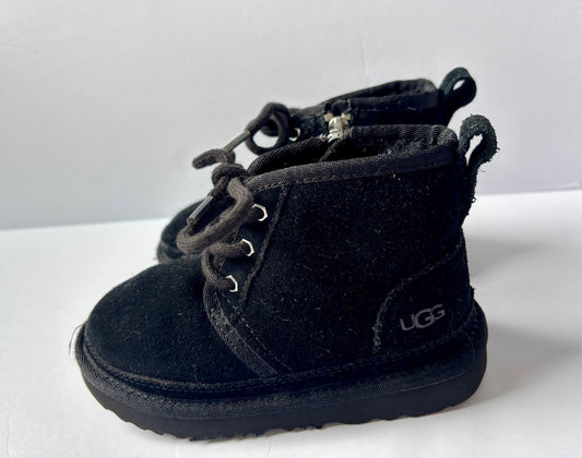 #43 Ugg Neumel II Chukka Boots Boys 10 EUC *REDUCED*