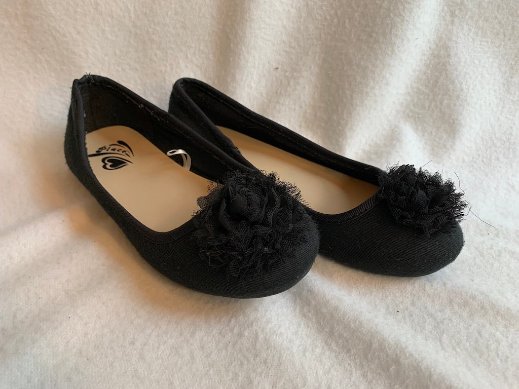 Seller #151 - REDUCED - Girls Shoes - Size 1 Children's Place Black Flats with Tulle Flowers