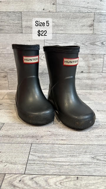 #44 5c Hunter boots dark grey