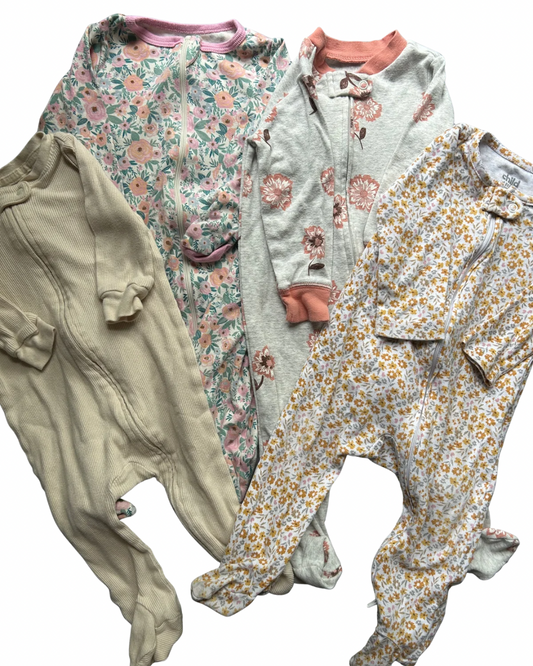 Seller #134 Mixed Brand Sleeper Bundle Girls 6-9/9 Months